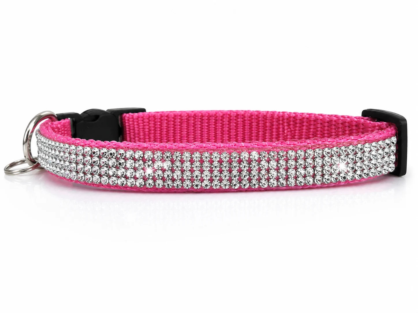 Imagen de referencia de un collar rosado con brillantes